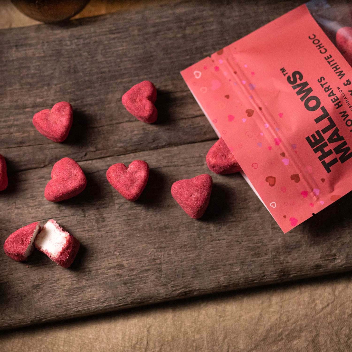 The Mallows Herzen in Pink & Weiss – trendy Süssigkeit im Dubai-Chocolate-Stil, perfekt als Mitbringsel Schweiz
