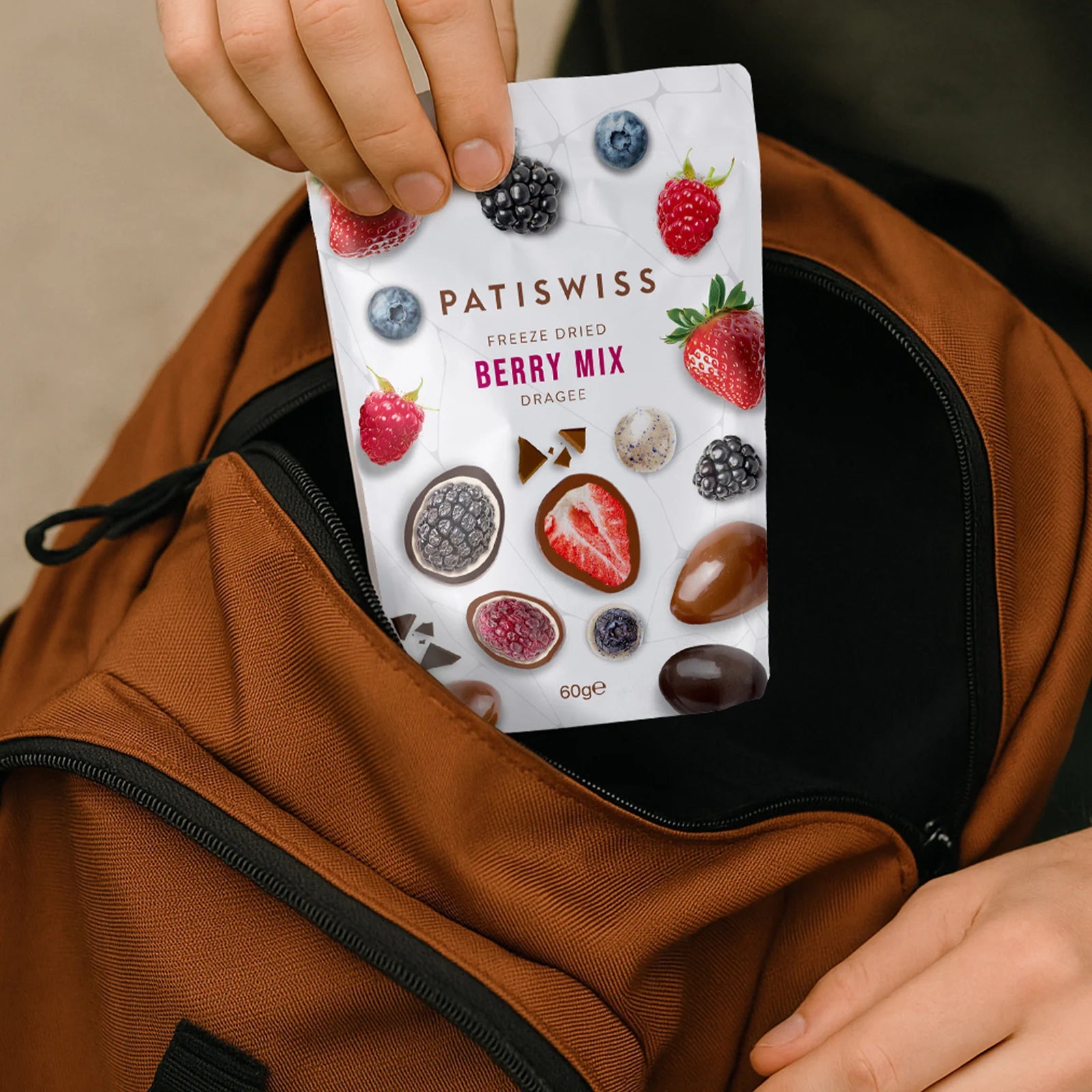 Berry Mix Dubai Chocolate Dragées Detailansicht – gefriergetrocknete Früchte im Schokoladenmantel